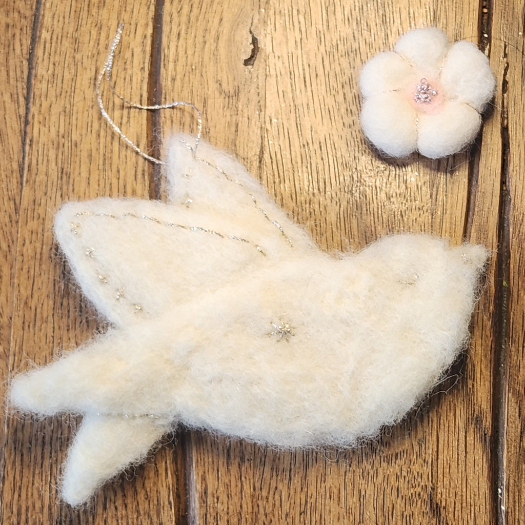 Suspension ou Broche en Laine Cardée  • 07 novembre
